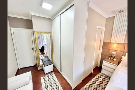 Casa à venda com 480m², 5 quartos e 5 vagasQuarto 1 - Suíte