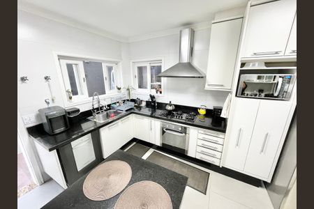 Casa à venda com 480m², 5 quartos e 5 vagasCozinha