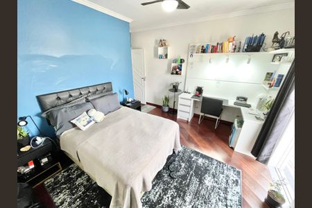 Casa à venda com 480m², 5 quartos e 5 vagasQuarto 4 - Suíte