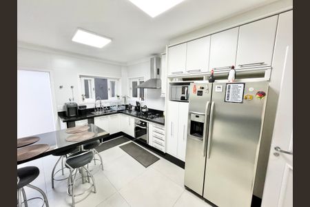 Casa à venda com 480m², 5 quartos e 5 vagasCozinha