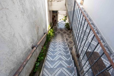 Casa à venda com 96m², 5 quartos e 2 vagasEscada