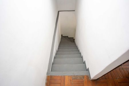 Casa à venda com 96m², 5 quartos e 2 vagasEscada