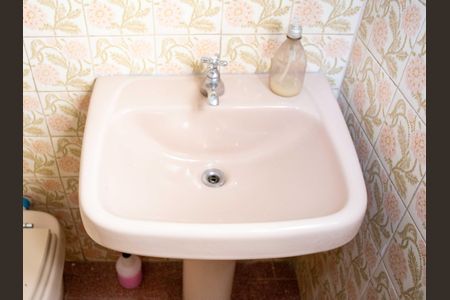 Casa à venda com 96m², 5 quartos e 2 vagasBanheiro Casa 1