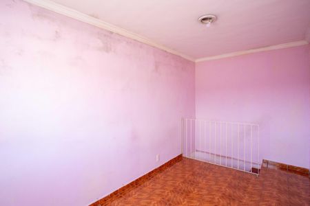 Casa à venda com 96m², 5 quartos e 2 vagasQuarto Casa 3