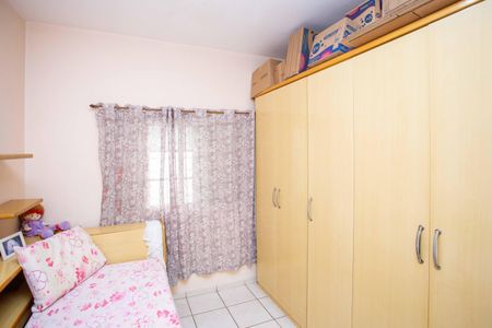 Casa à venda com 96m², 5 quartos e 2 vagasQuarto 2 Casa 1