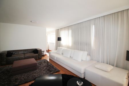 Apartamento para alugar com 410m², 3 quartos e 1 vaga Apartamento para alugar com 410m², 3 quartos e 1 vagaSala 1