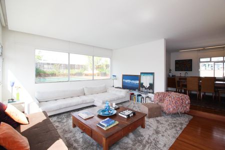 Apartamento para alugar com 410m², 3 quartos e 1 vaga Apartamento para alugar com 410m², 3 quartos e 1 vagaSala 2