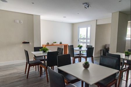 Apartamento para alugar com 55m², 2 quartos e 1 vaga Apartamento para alugar com 55m², 2 quartos e 1 vagaÁrea comum - Salão de festas