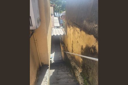 Casa à venda com 115m², 2 quartos e sem vagaESCADA EXTERNA