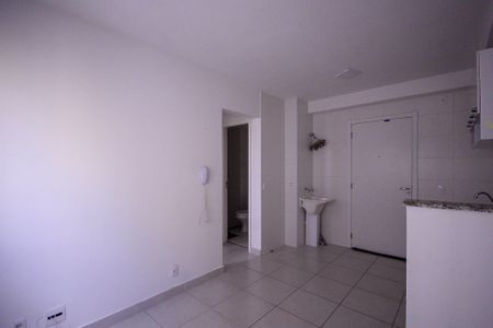 Sala/Cozinha  de apartamento para alugar com 2 quartos, 33m² em Parque Fongaro, São Paulo