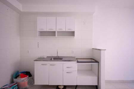Sala/Cozinha  de apartamento para alugar com 2 quartos, 33m² em Parque Fongaro, São Paulo