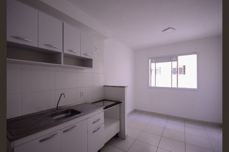 Sala/Cozinha  de apartamento para alugar com 2 quartos, 33m² em Parque Fongaro, São Paulo