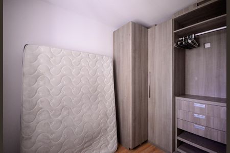 Quarto 2 de apartamento para alugar com 2 quartos, 33m² em Parque Fongaro, São Paulo