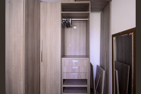 Quarto 2 de apartamento para alugar com 2 quartos, 33m² em Parque Fongaro, São Paulo