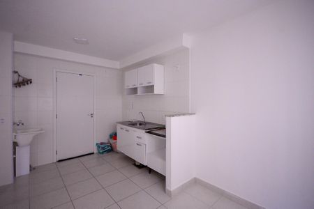 Sala/Cozinha  de apartamento para alugar com 2 quartos, 33m² em Parque Fongaro, São Paulo