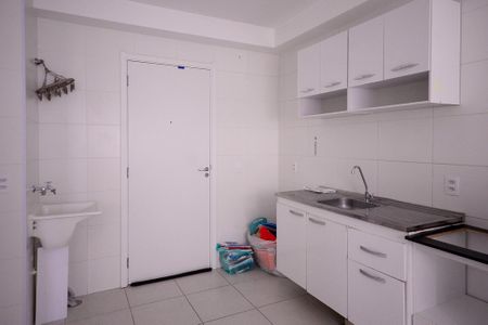 Sala/Cozinha  de apartamento para alugar com 2 quartos, 33m² em Parque Fongaro, São Paulo