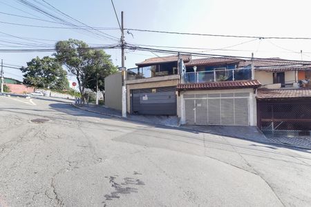 Casa para alugar com 120m², 3 quartos e 5 vagasFachada