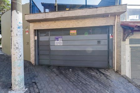 Casa para alugar com 120m², 3 quartos e 5 vagasFachada