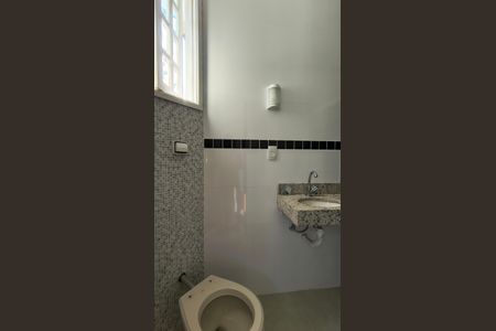 Casa de condomínio à venda com 228m², 4 quartos e 2 vagas Casa de condomínio à venda com 228m², 4 quartos e 2 vagasBanheiro da Suíte 3