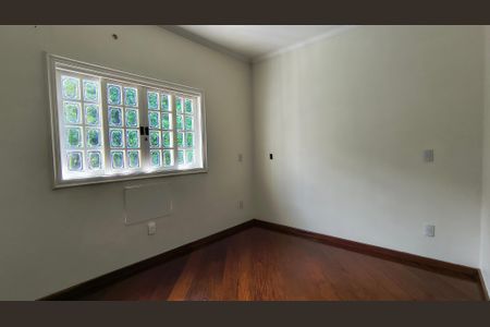 Casa de condomínio à venda com 228m², 4 quartos e 2 vagas Casa de condomínio à venda com 228m², 4 quartos e 2 vagasSuíte 2