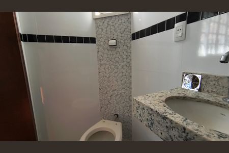 Casa de condomínio à venda com 228m², 4 quartos e 2 vagas Casa de condomínio à venda com 228m², 4 quartos e 2 vagasBanheiro da Suíte 3