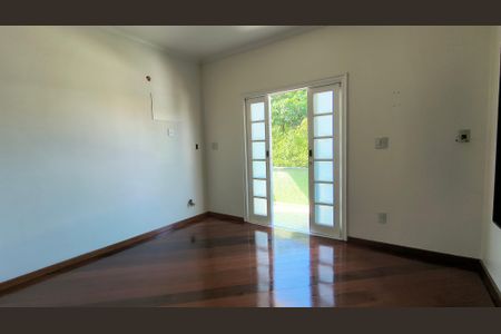 Casa de condomínio à venda com 228m², 4 quartos e 2 vagas Casa de condomínio à venda com 228m², 4 quartos e 2 vagasSuíte 1