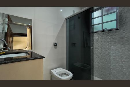 Casa de condomínio à venda com 228m², 4 quartos e 2 vagas Casa de condomínio à venda com 228m², 4 quartos e 2 vagasBanheiro Social