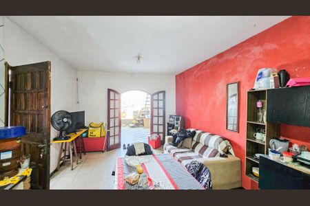 Casa à venda com 125m², 2 quartos e 2 vagas Casa à venda com 125m², 2 quartos e 2 vagasCozinha