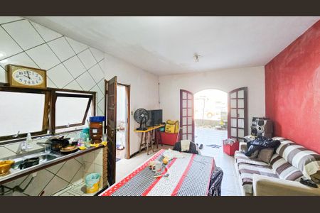 Casa à venda com 125m², 2 quartos e 2 vagas Casa à venda com 125m², 2 quartos e 2 vagasCozinha