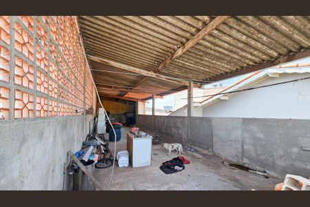 Casa à venda com 125m², 2 quartos e 2 vagas Casa à venda com 125m², 2 quartos e 2 vagasQuintal