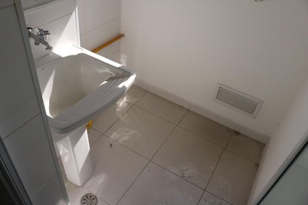 Apartamento para alugar com 65m², 2 quartos e 1 vagaÁrea de Serviço