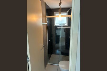 Banheiro de apartamento para alugar com 2 quartos, 50m² em Roselândia, Cotia