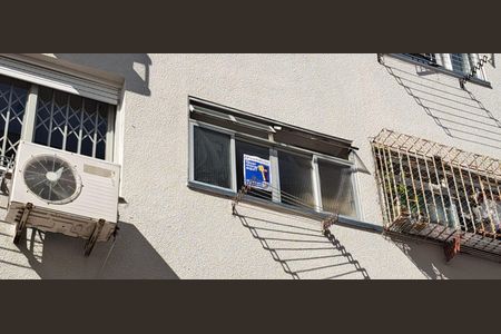 Apartamento à venda com 70m², 2 quartos e 1 vaga Apartamento à venda com 70m², 2 quartos e 1 vagaAdesivo