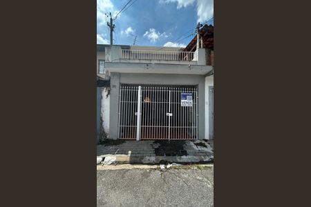 Casa à venda com 160m², 3 quartos e 1 vaga Casa à venda com 160m², 3 quartos e 1 vagaFachada