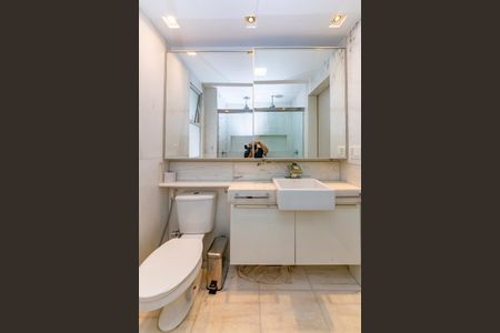 Apartamento para alugar com 306m², 4 quartos e 3 vagasBanheiro da Suíte 1