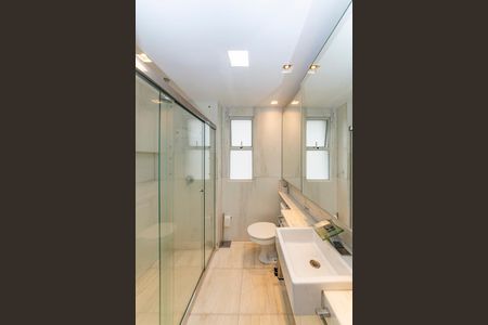 Apartamento para alugar com 306m², 4 quartos e 3 vagasBanheiro da Suíte 1