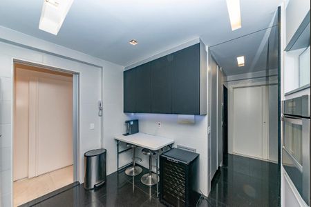 Apartamento para alugar com 306m², 4 quartos e 3 vagasCozinha