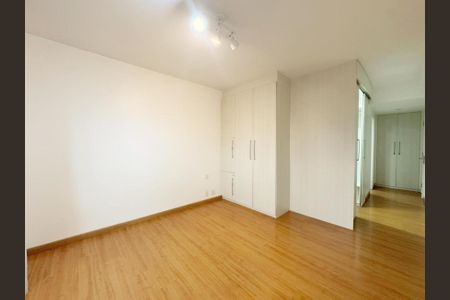 Apartamento à venda com 192m², 4 quartos e 4 vagasFoto 47