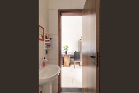 Banheiro Social de casa à venda com 2 quartos, 33m² em Campo de Santana, Curitiba