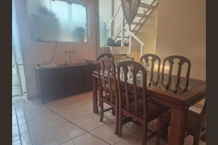 Casa à venda com 200m², 4 quartos e 2 vagas Casa à venda com 200m², 4 quartos e 2 vagasFoto 03