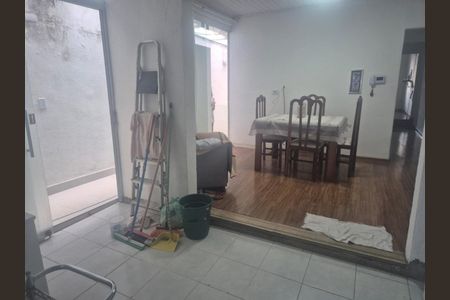 Foto 28 de casa à venda com 4 quartos, 200m² em Vila Romero, São Paulo