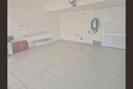 Casa à venda com 200m², 4 quartos e 2 vagas Casa à venda com 200m², 4 quartos e 2 vagasFoto 35