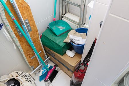 Apartamento para alugar com 74m², 2 quartos e 1 vaga Apartamento para alugar com 74m², 2 quartos e 1 vagaBanheiro de serviço