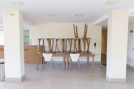 Apartamento para alugar com 74m², 2 quartos e 1 vaga Apartamento para alugar com 74m², 2 quartos e 1 vagaÁrea comum - Salão de festas