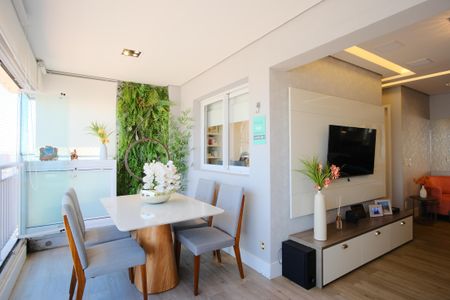 Apartamento à venda com 66m², 2 quartos e 1 vagaVaranda