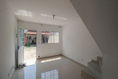 Sala de casa para alugar com 2 quartos, 57m² em Rodilândia, Nova Iguaçu