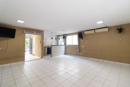 Apartamento para alugar com 44m², 2 quartos e 1 vaga Apartamento para alugar com 44m², 2 quartos e 1 vagaÁrea comum - Salão de festas