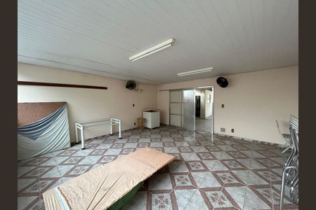 Casa à venda com 204m², 3 quartos e sem vagaÁrea comum - Salão de festas