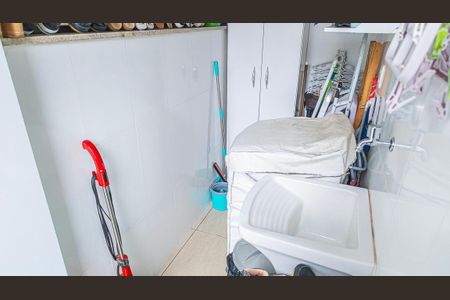 Casa de condomínio à venda com 184m², 3 quartos e 3 vagasÁrea de Serviço