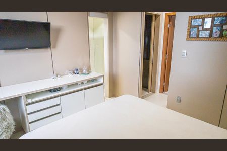 Casa de condomínio à venda com 184m², 3 quartos e 3 vagasQuarto 1/closet / suite